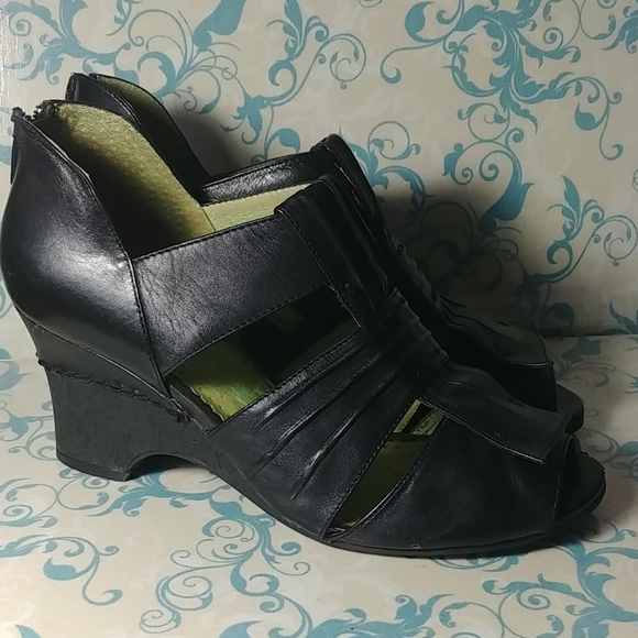 Canal Grande Black wedge Sandals - Picture 1 of 5